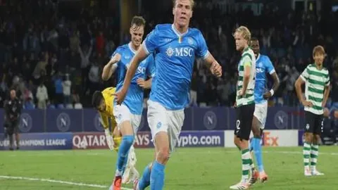 17岁中国女篮新星10分钟轰下17分泪洒赛场，与三大“女长城”同场争艳